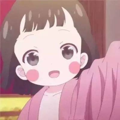 女子刮大腿疏通胆经像刨木头